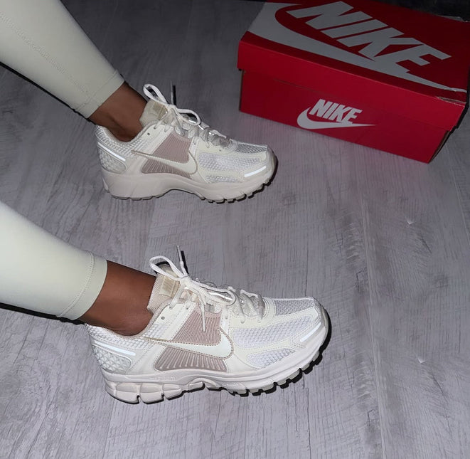 AIR ZOOM VOMERO 5 GS PALE IVORY