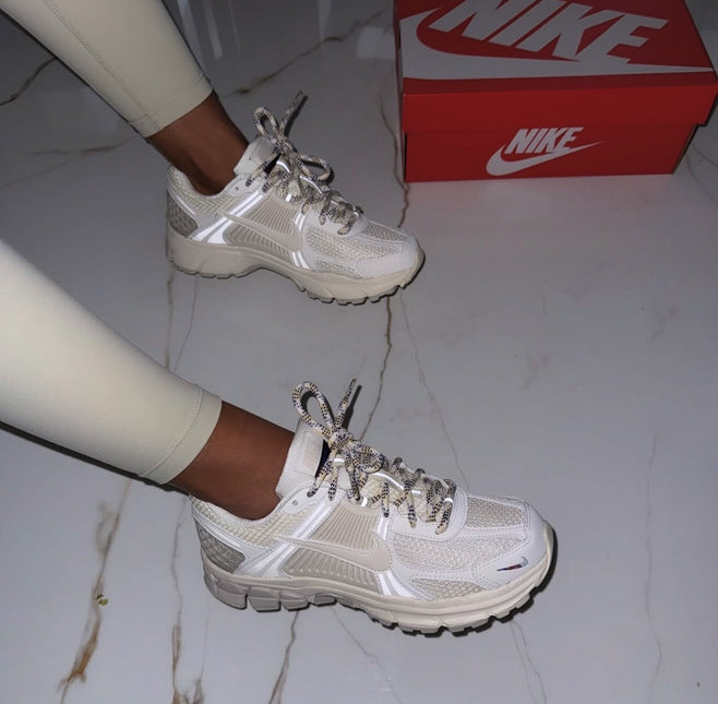 Zoom Vomero 5 Sail Light Bone