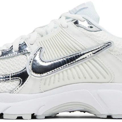 AIR ZOOM VOMERO 5 CHROME TOE
