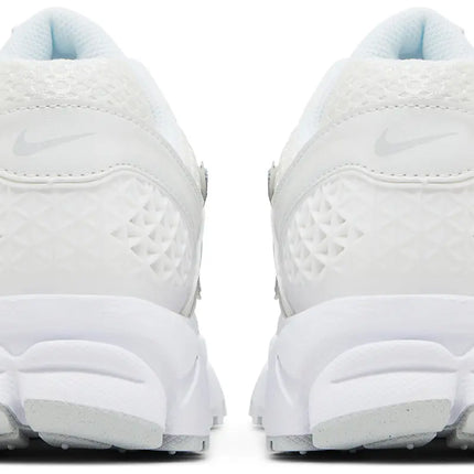 AIR ZOOM VOMERO 5 CHROME TOE