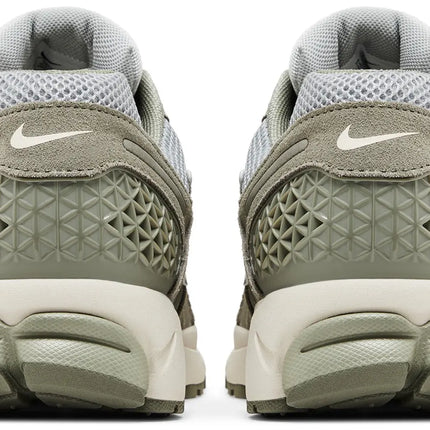 AIR ZOOM VOMERO 5 DARK STUCCO