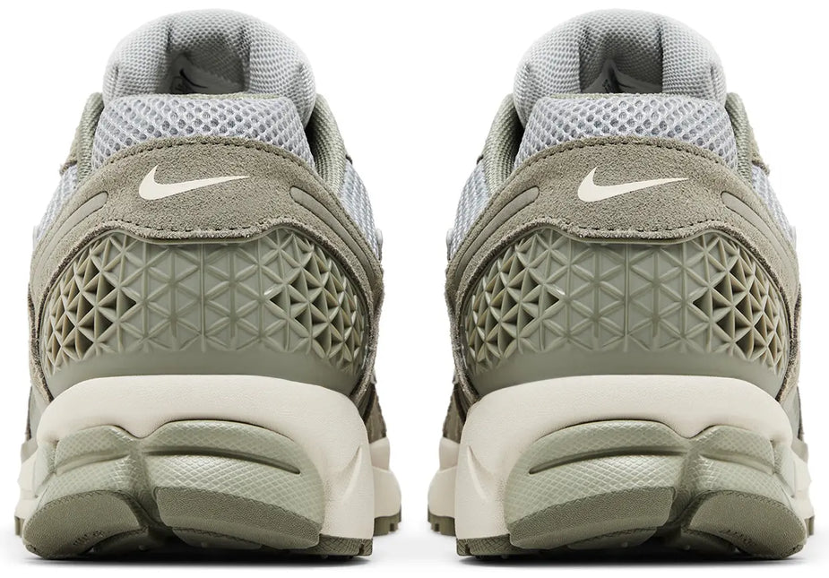 AIR ZOOM VOMERO 5 DARK STUCCO