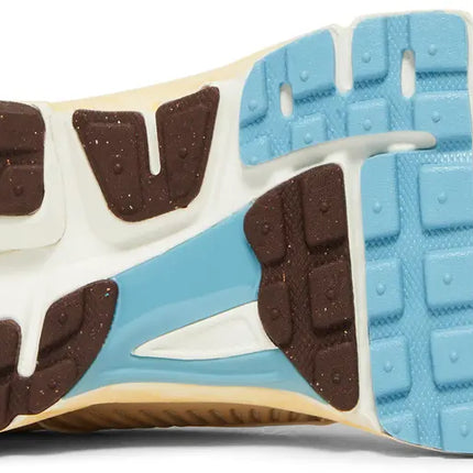 AIR ZOOM VOMERO 5 OATMEAL