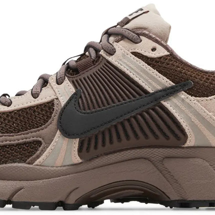 AIR ZOOM VOMERO 5 PLUM ECLIPSE