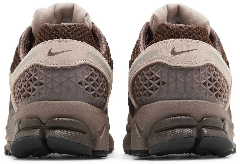 AIR ZOOM VOMERO 5 PLUM ECLIPSE