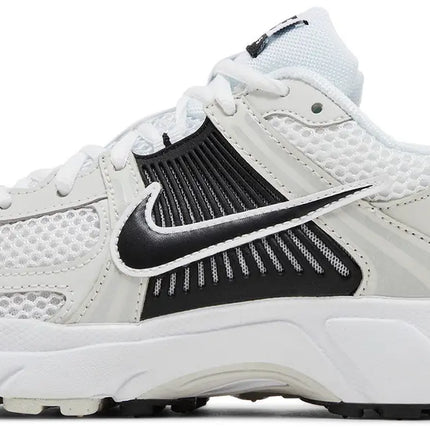 AIR ZOOM VOMERO 5 WHITE BLACK