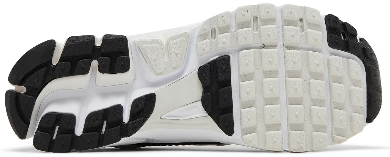AIR ZOOM VOMERO 5 WHITE BLACK