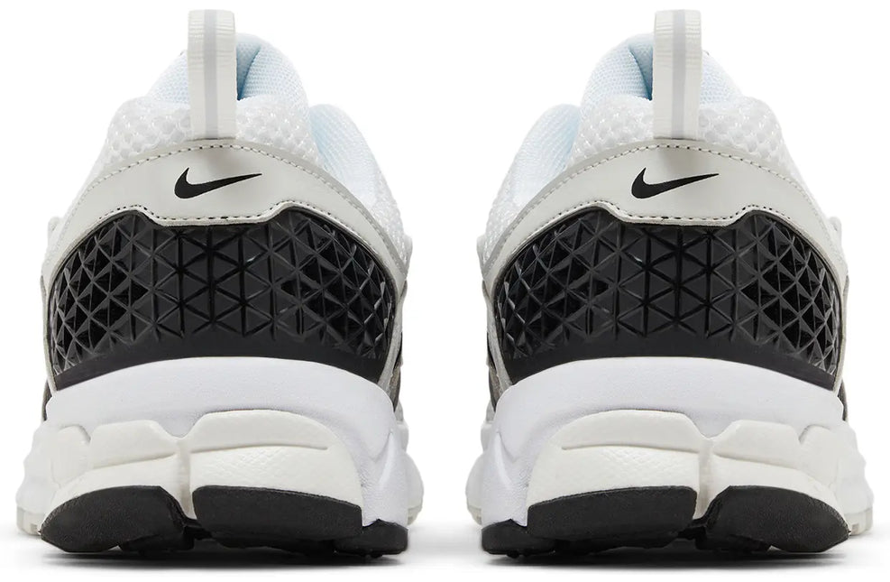 AIR ZOOM VOMERO 5 WHITE BLACK