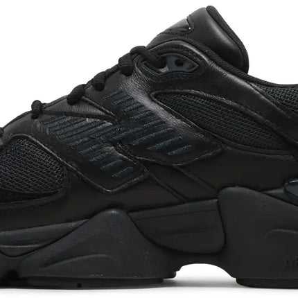 9060 TRIPLE BLACK LEATHER
