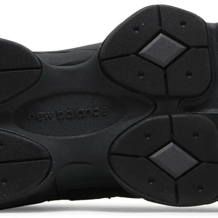 9060 TRIPLE BLACK LEATHER