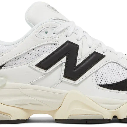 9060 WHITE BLACK