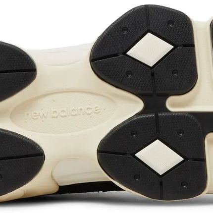 9060 BLACK & WHITE