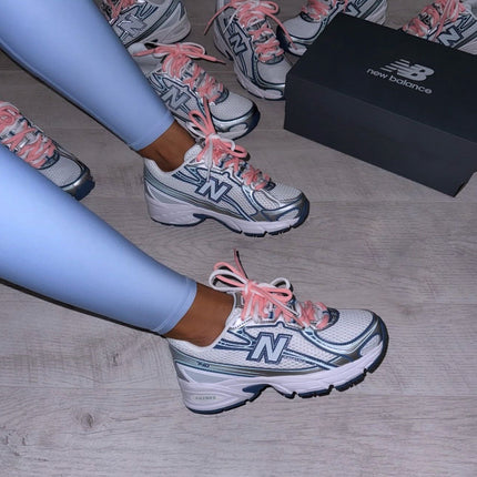 740 WHITE WITH MARSH GREEN AND SEA SALT