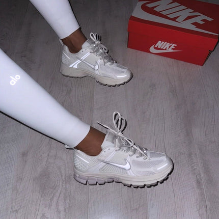 ZOOM Vomero 5 metallic silver-vast grey